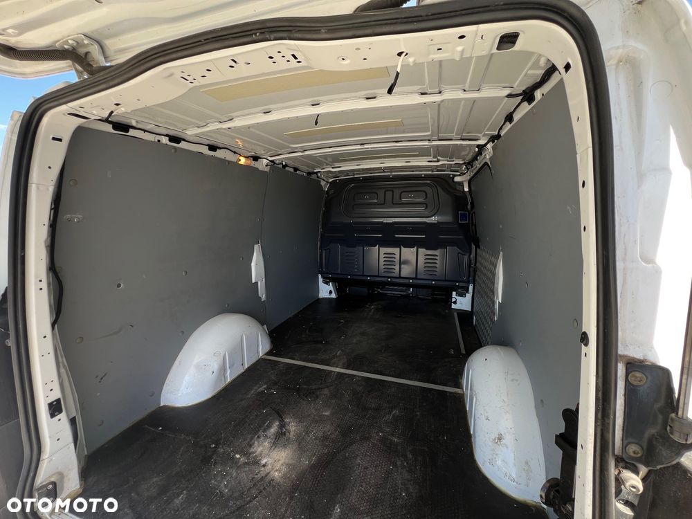 Mercedes-Benz Vito - 12