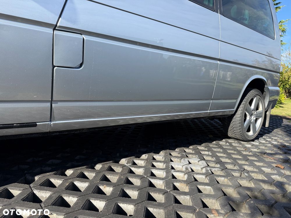 Volkswagen Caravelle - 17