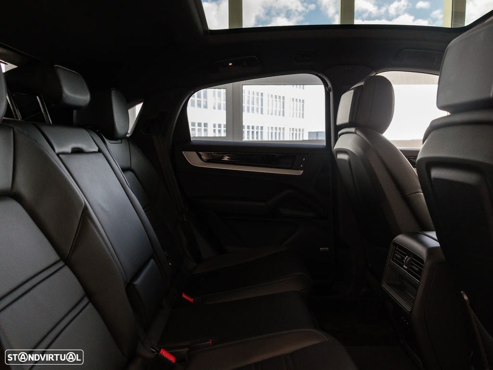 Porsche Cayenne Coupé E-Hybrid - 32