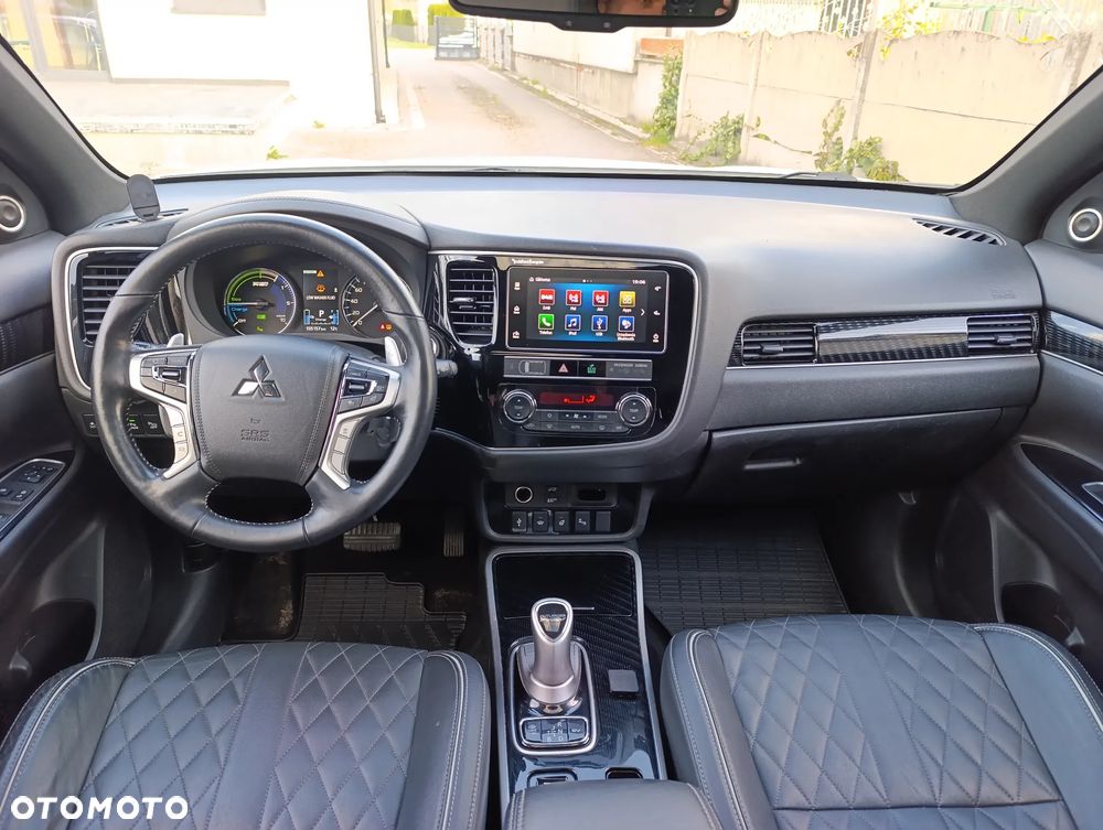 Mitsubishi Outlander 2.4 4WD Diamant+ - 14