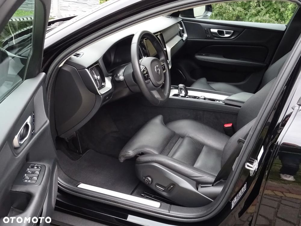 Volvo V60 Cross Country B4 D AWD Plus - 17