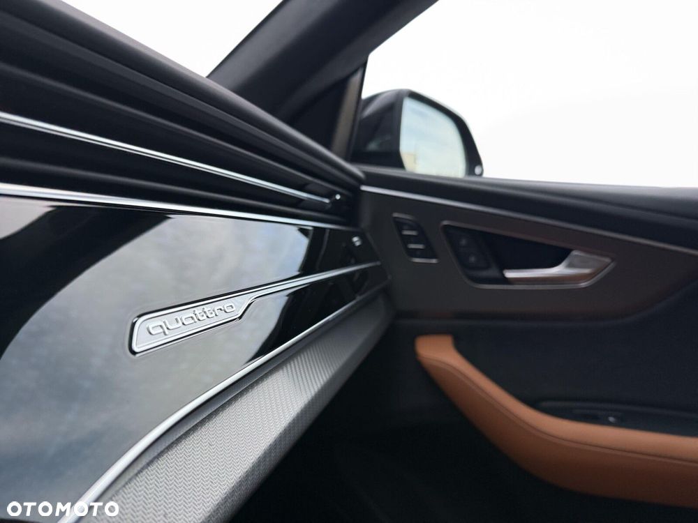 Audi RS Q8 TFSI Quattro Tiptronic - 23