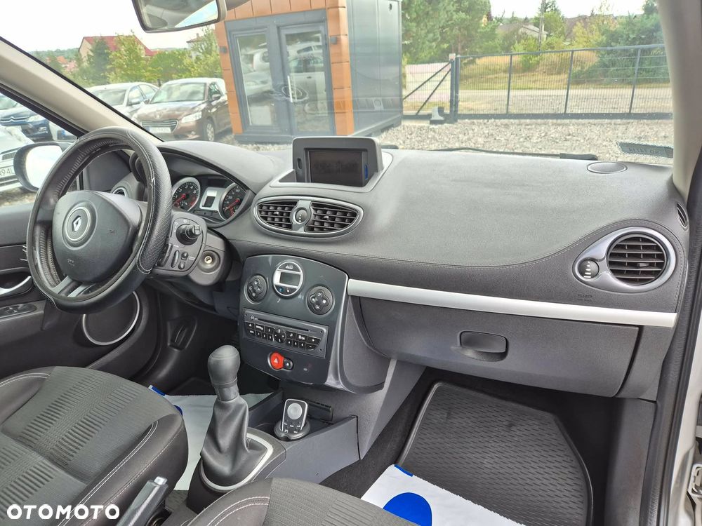 Renault Clio - 28