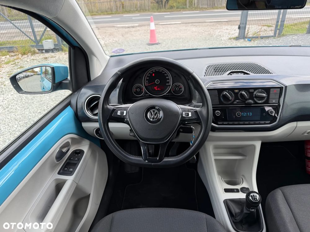 Volkswagen up! move - 32