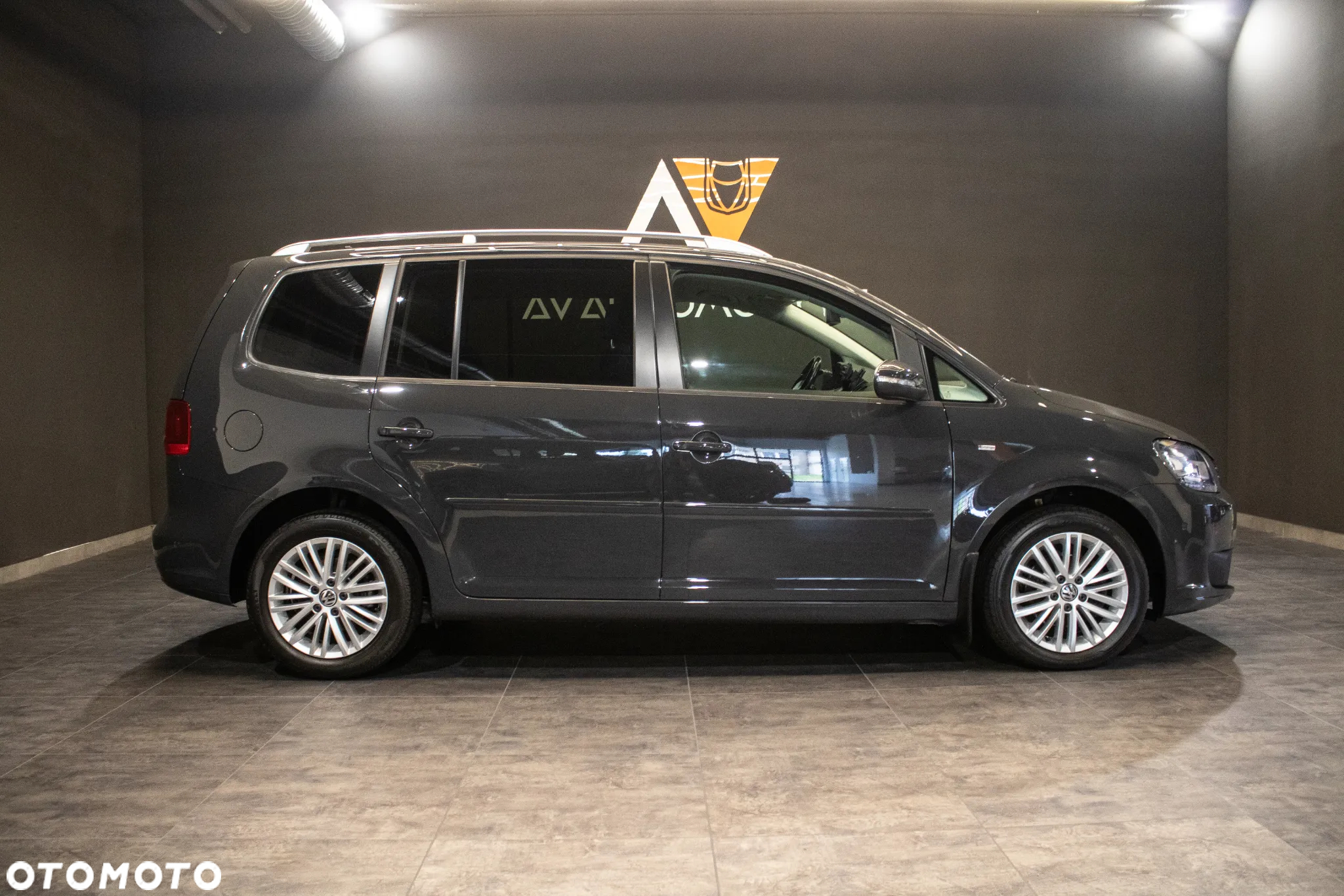 Volkswagen Touran 1.6 TDI DPF BlueMotion Technology DSG Cup - 4