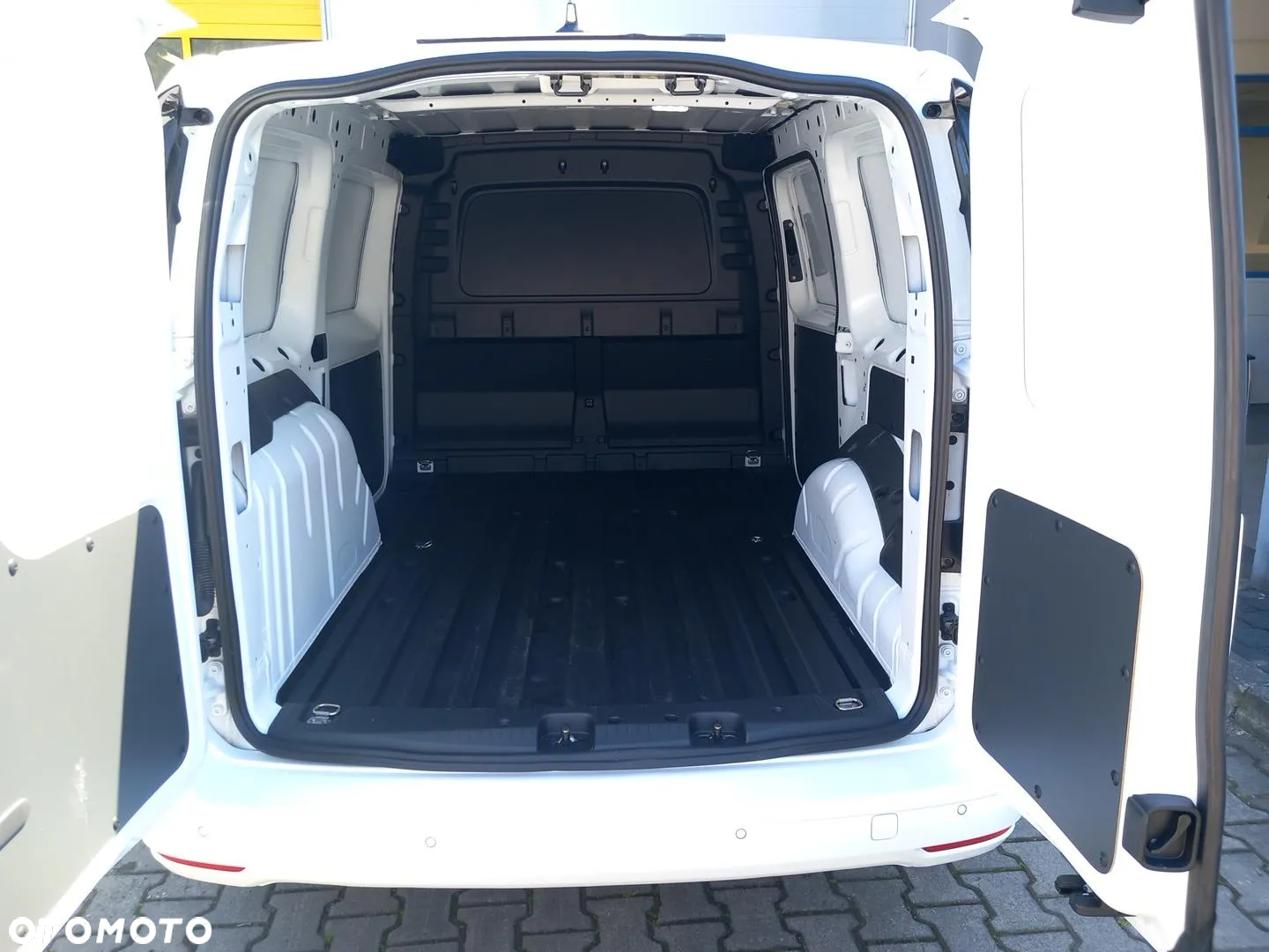 Ford Transit Connect - 19