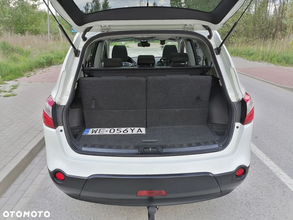 Nissan Qashqai 2.0 lounge - 8