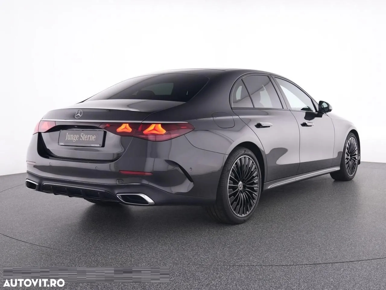 Mercedes-Benz E 220 d 4Matic 9G-TRONIC Edition AMG Line - 12