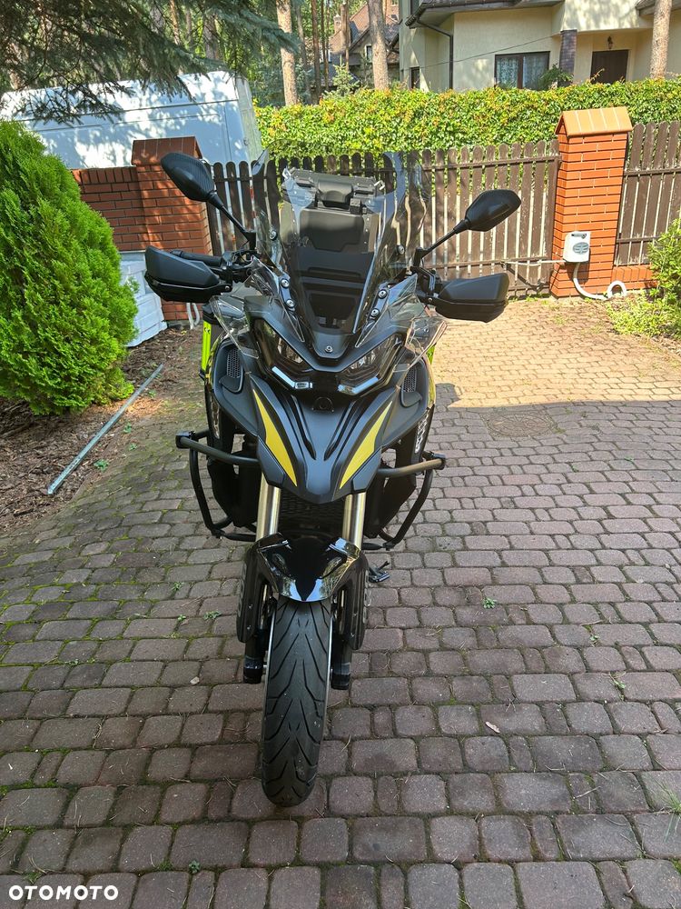 QJMOTOR 900 S - 3