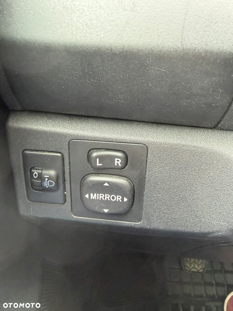 Toyota Yaris 1.3 VVT-i Luna - 19