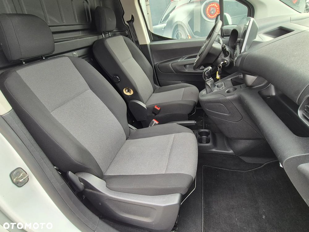 Opel COMBO - 26