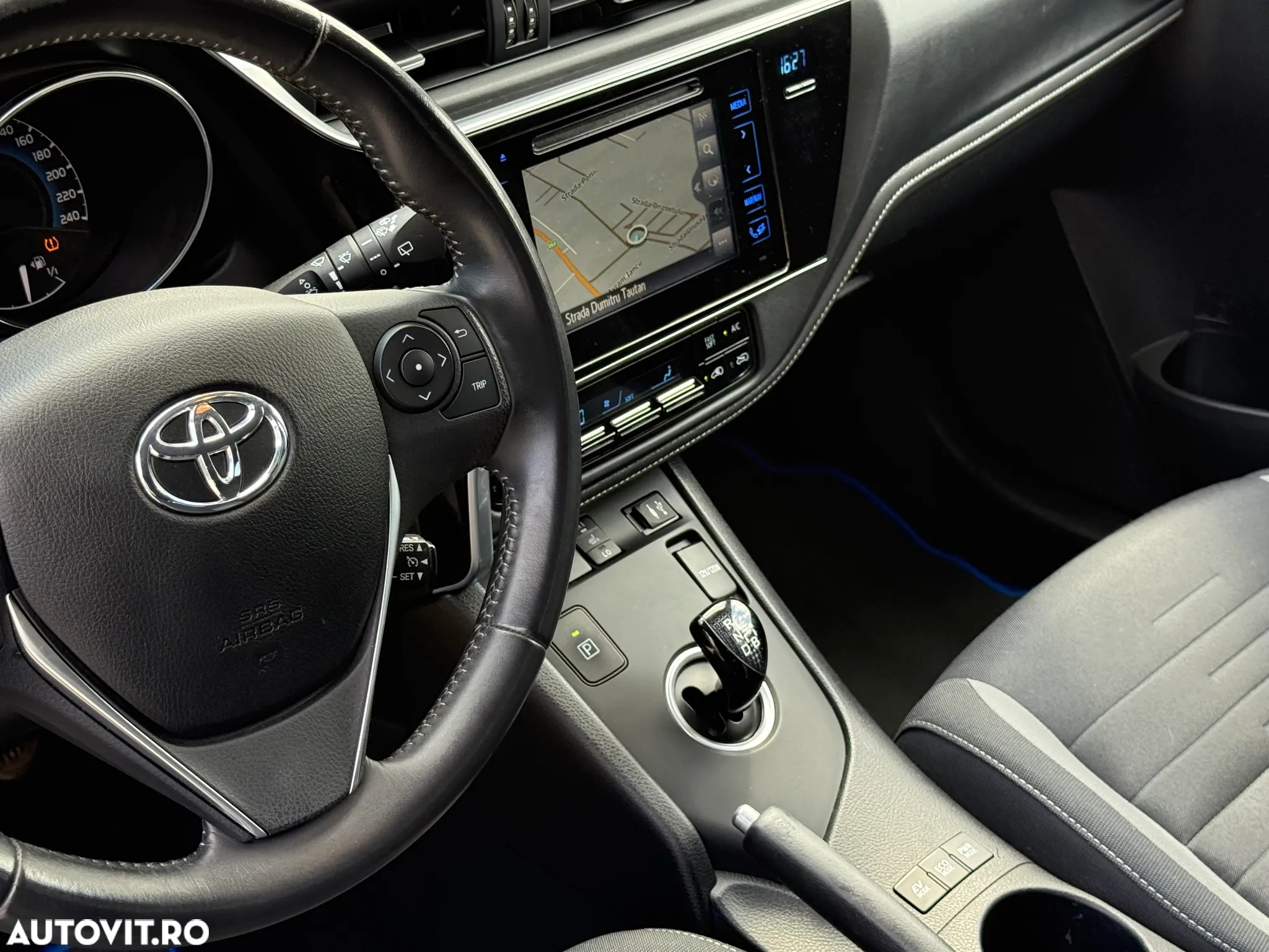 Toyota Auris 1.8 VVT-i Hybrid Automatik Touring Sports Design Edition - 13