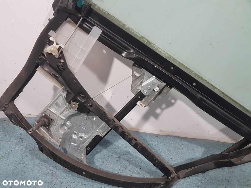 AUDI A4 B5 AVANT PODNOŚNIK SZYBY TYŁ PRAWY - 4