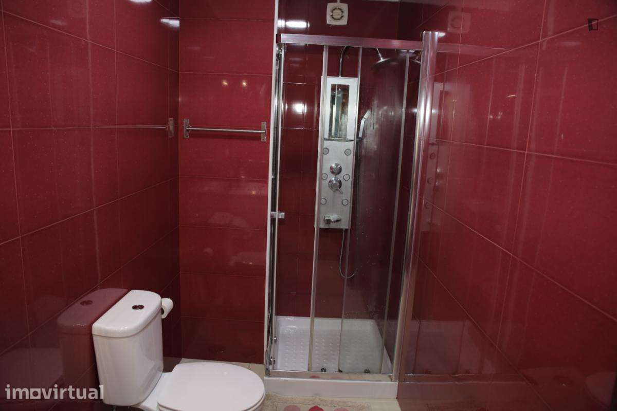 Quarto - localizado em Penha de França Lisbon - Grande imagem: 5/29