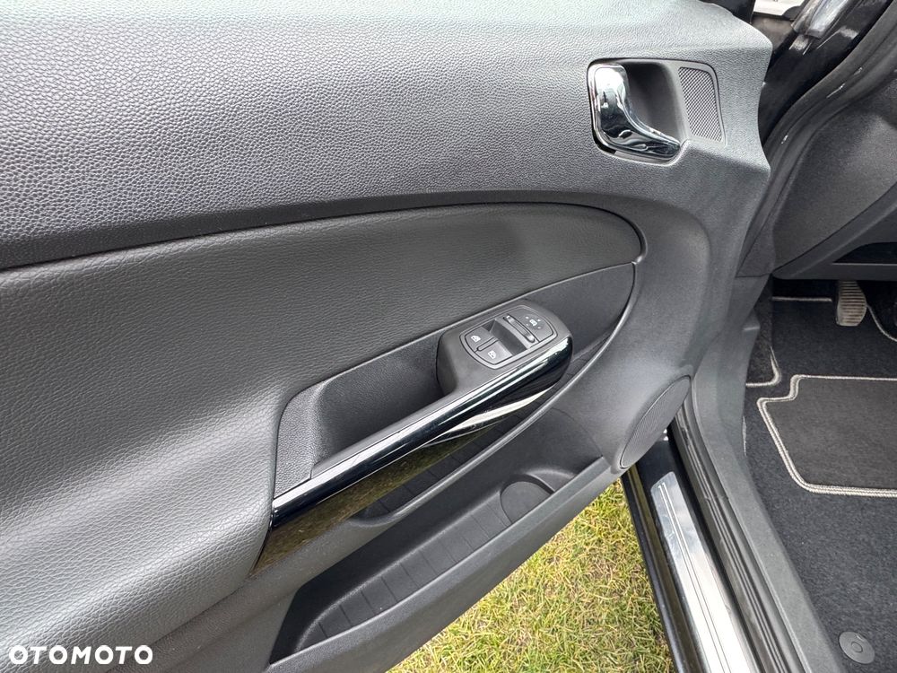 Opel Corsa 1.4 16V Edition 150 - 11