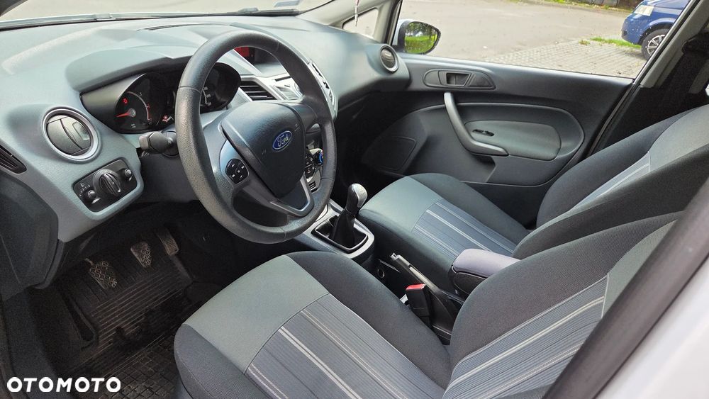 Ford Fiesta 1.25 Celebration - 8