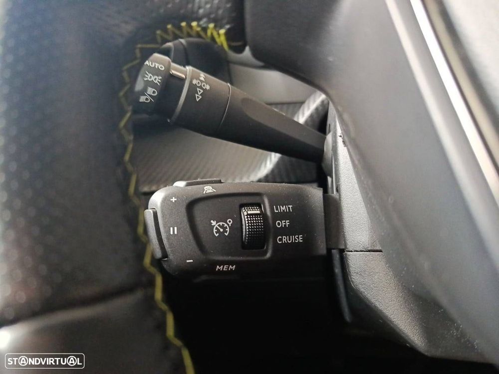 Peugeot 2008 1.2 PureTech GT - 18