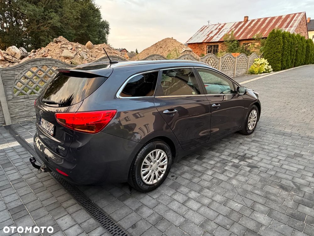 Kia Ceed 1.6 GDI Dream Team Edition - 8
