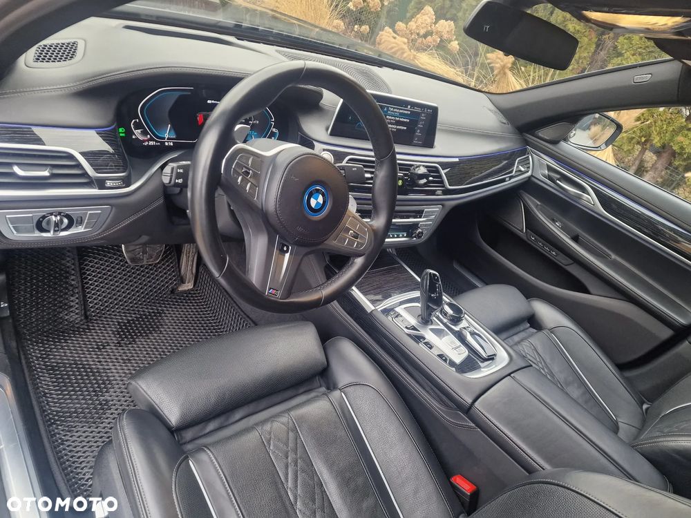 BMW Seria 7 - 8