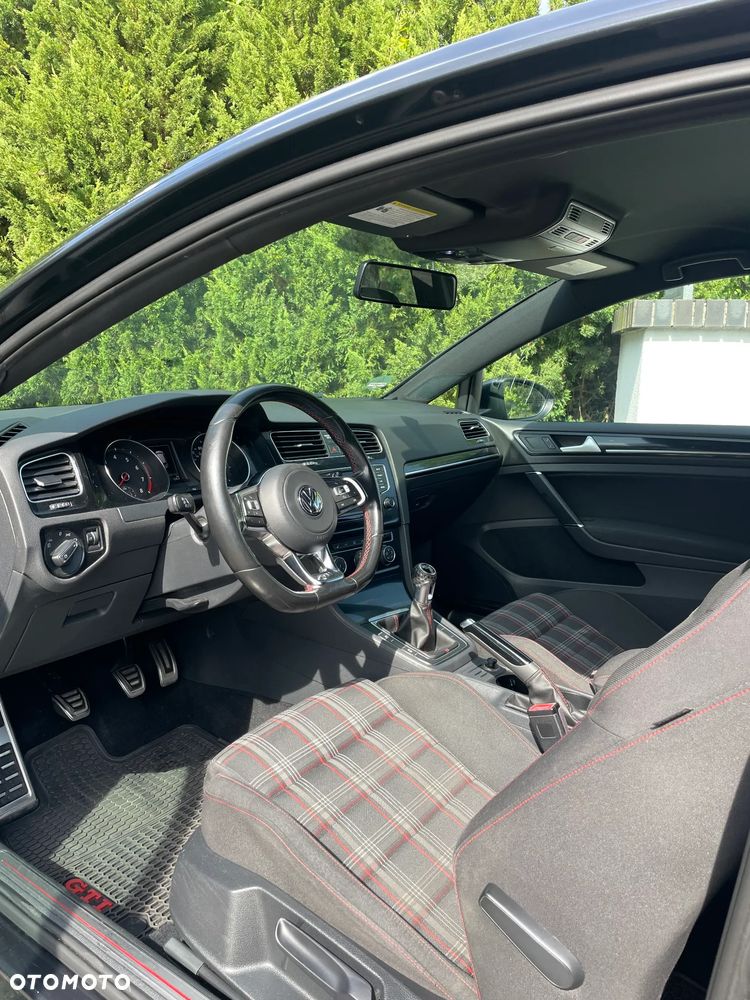Volkswagen Golf GTI (BlueMotion Technology) - 6