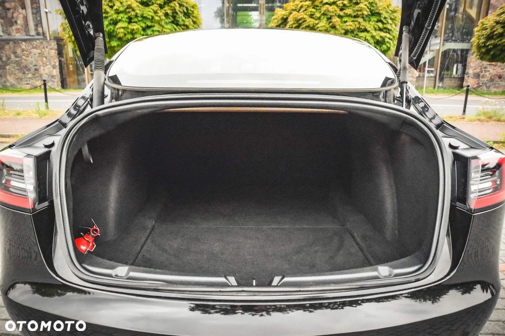 Tesla Model 3 Standard Range Plus - 39