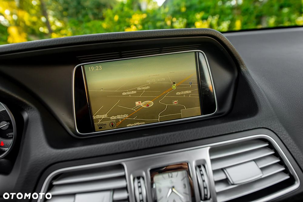 Mercedes-Benz Klasa E 350 BlueTEC 7G-TRONIC - 32