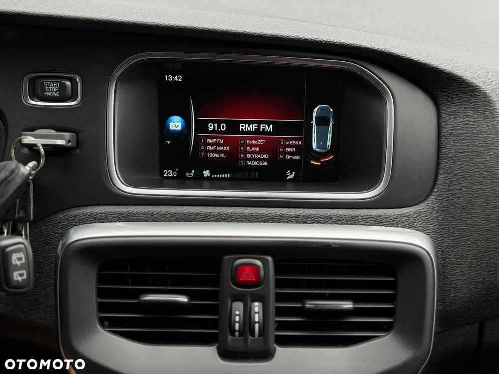 Volvo V40 D2 Drive-E R-Design Kinetic - 32