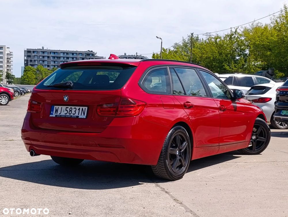 BMW Seria 3 320d - 24