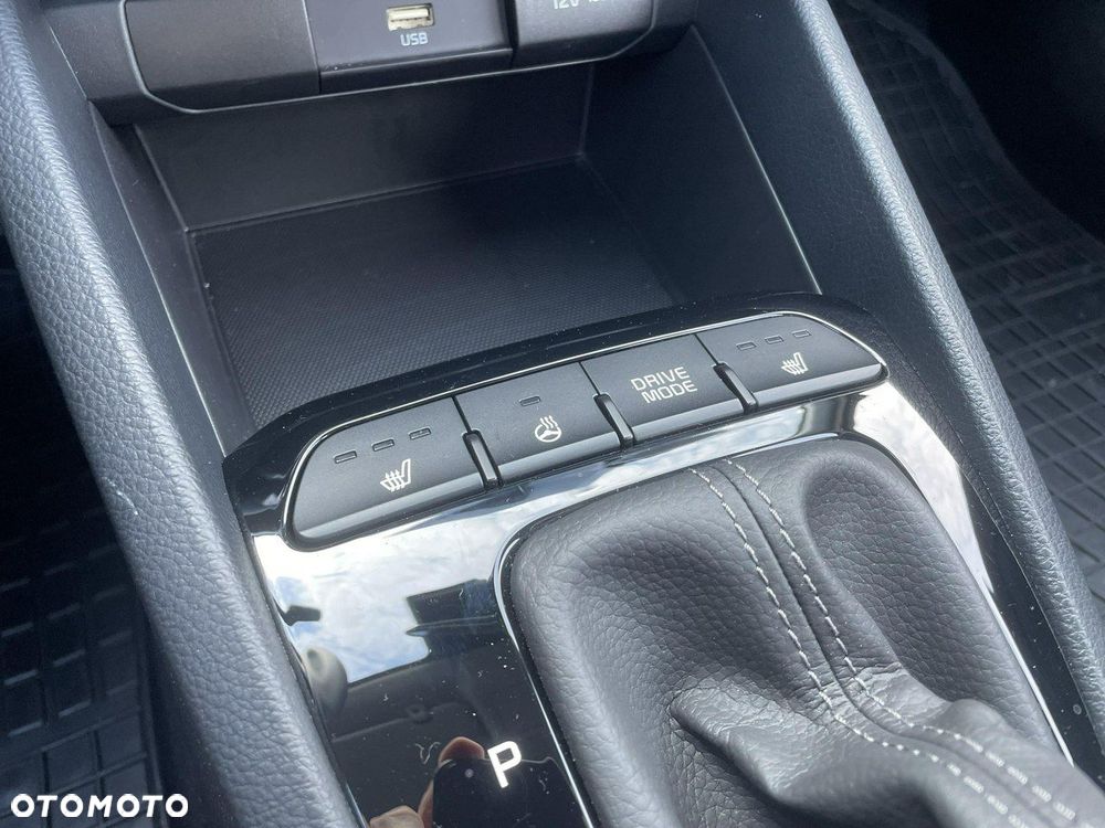 Kia Stonic - 24