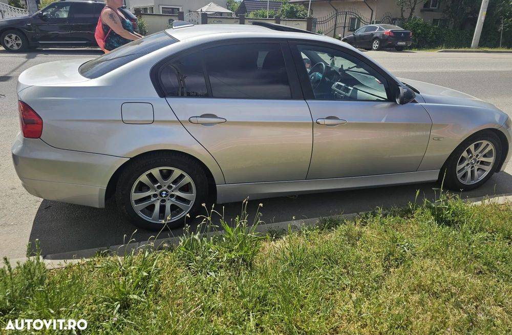 BMW Seria 3 320d DPF Aut. - 3
