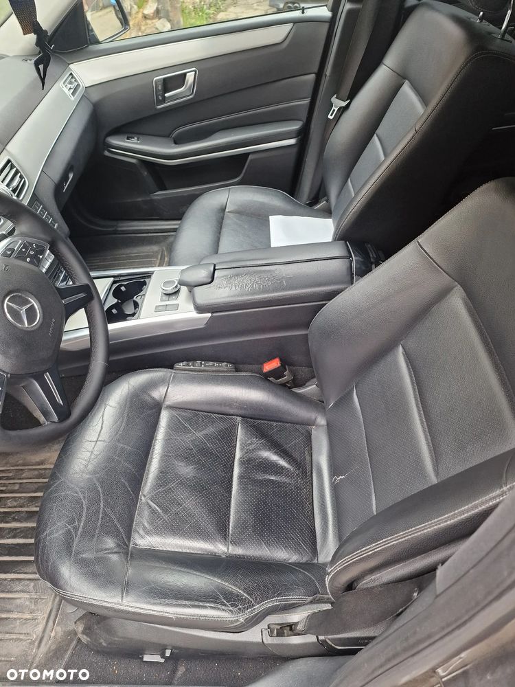 Mercedes-Benz Klasa E 220 CDI DPF BlueEFFICIENCY 7G-TRONIC Elegance - 3