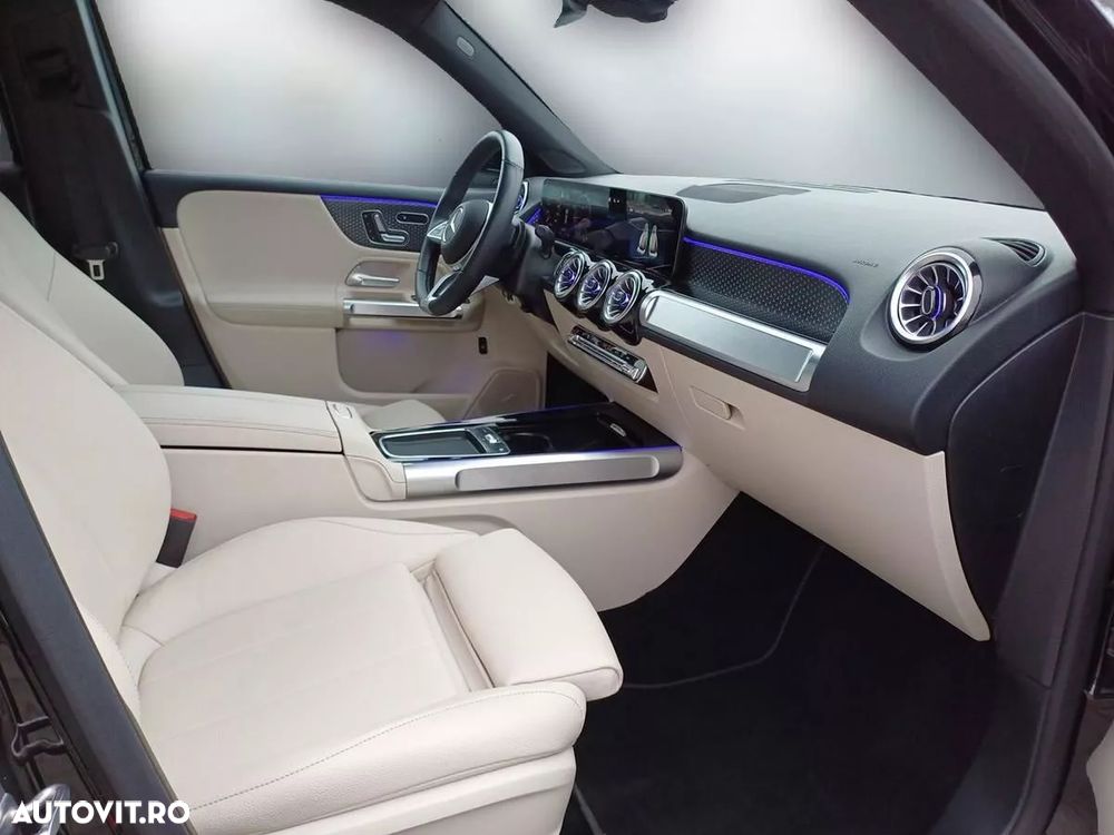 Mercedes-Benz GLB - 14