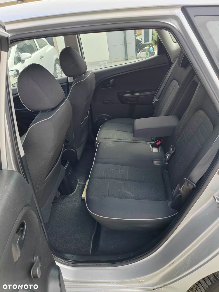 Kia Venga 1.4 CVVT Dream-Team Edition - 8