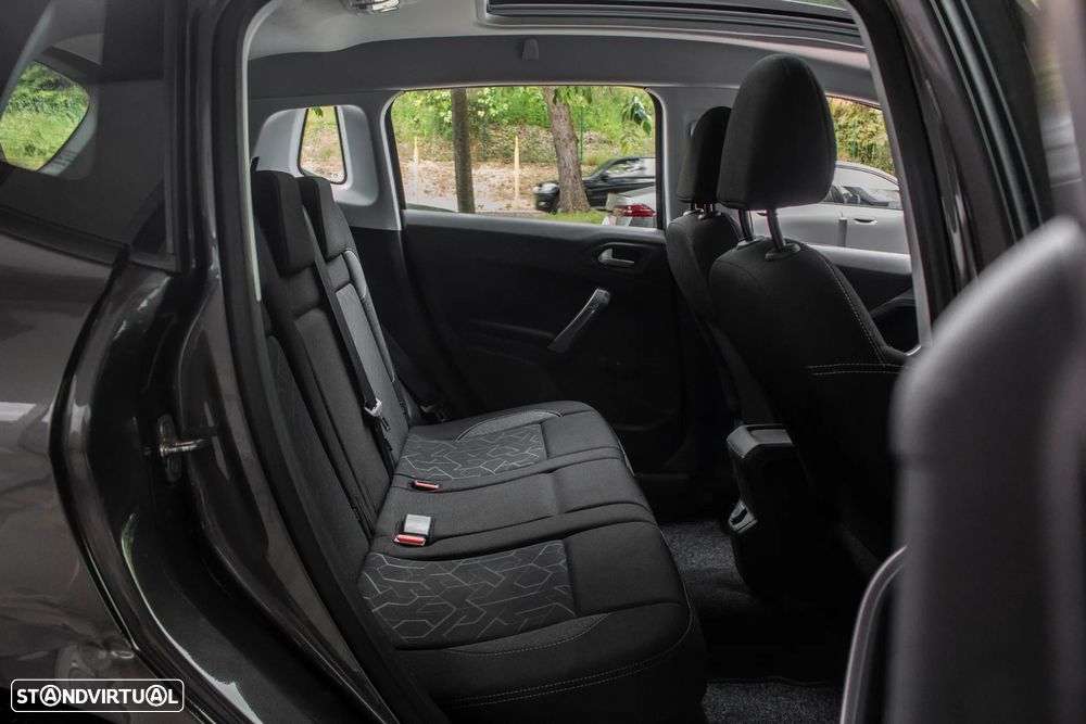 Peugeot 2008 1.2 PureTech Active - 28