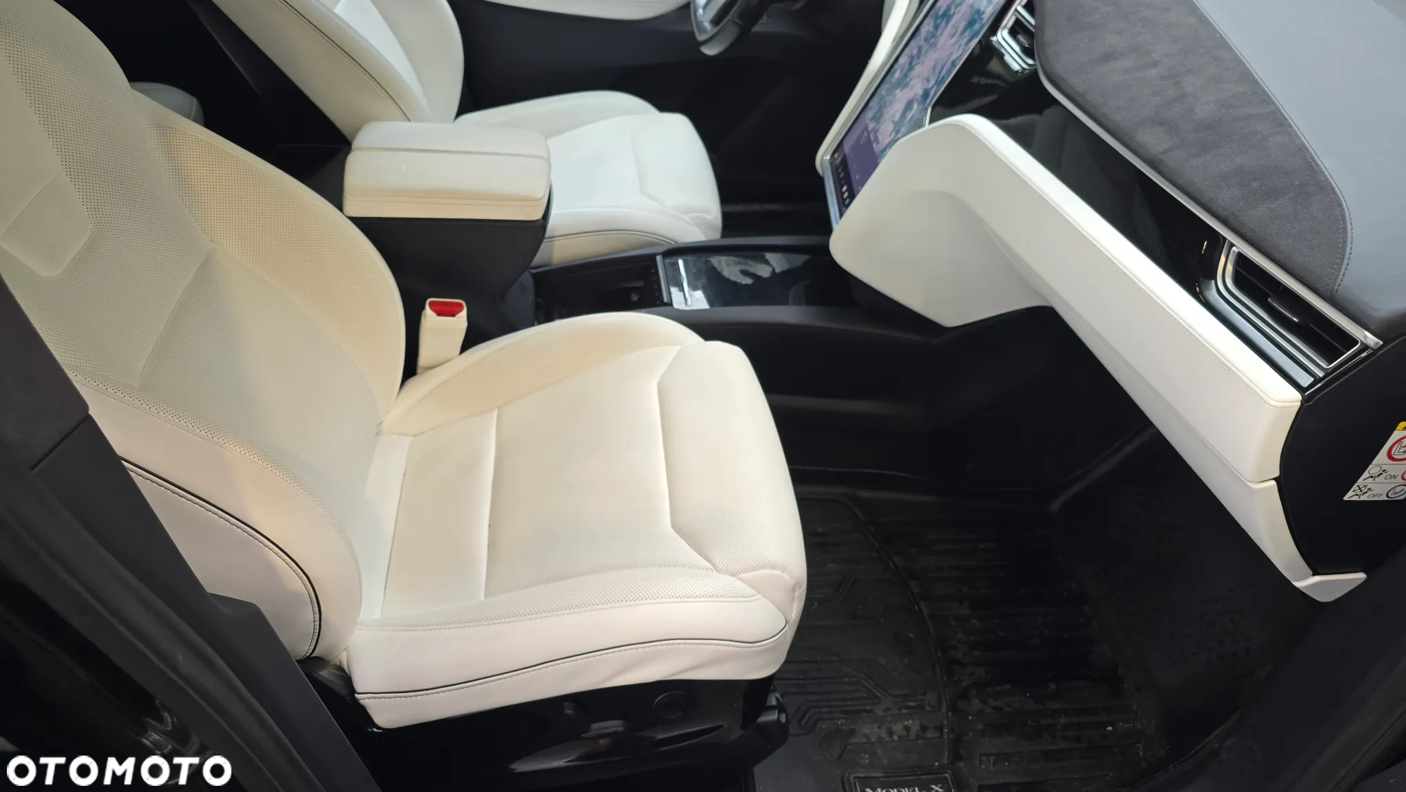 Tesla Model X Long Range Plus - 27