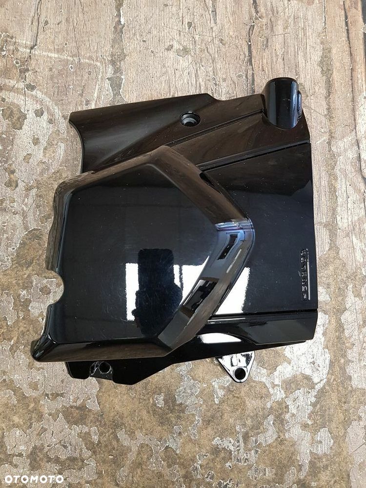 Pokrywa osłona dekiel Suzuki GSX 1400 11360-42F00 - 2