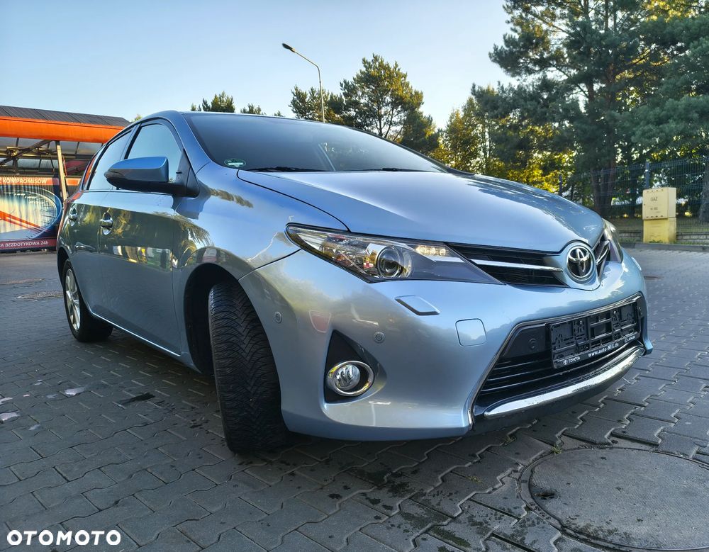 Toyota Auris 1.6 Valvematic Executive - 2