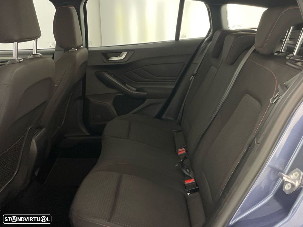 Ford Focus 1.0 EcoBoost MHEV ST-Line - 12