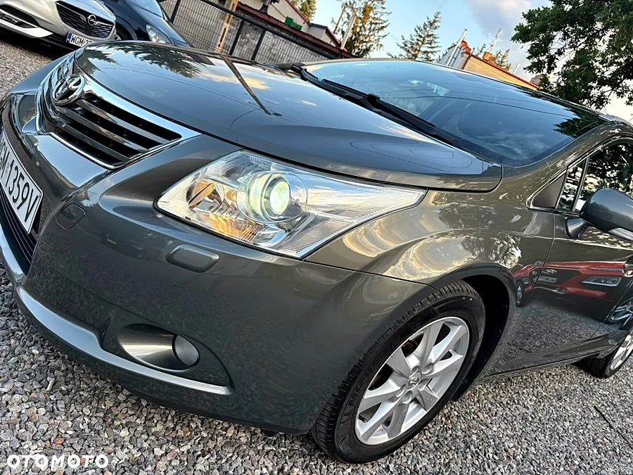 Toyota Avensis 2.0 D-4D Sol plus+NAVI - 11