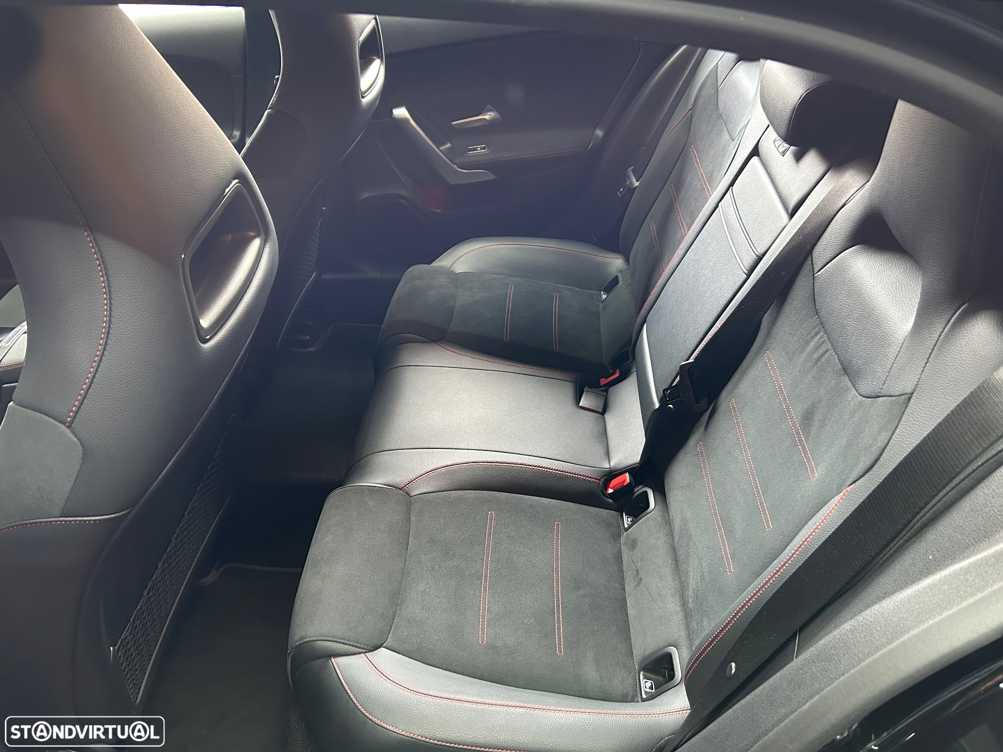 Mercedes-Benz A 250 e AMG Line - 36