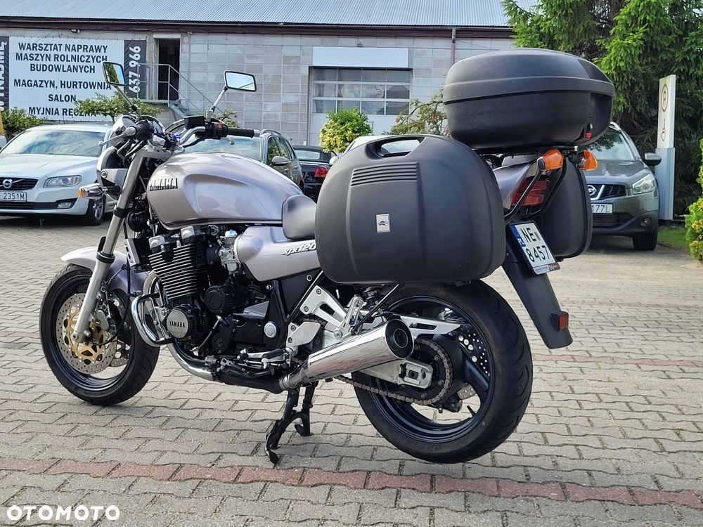 Yamaha XJR - 13