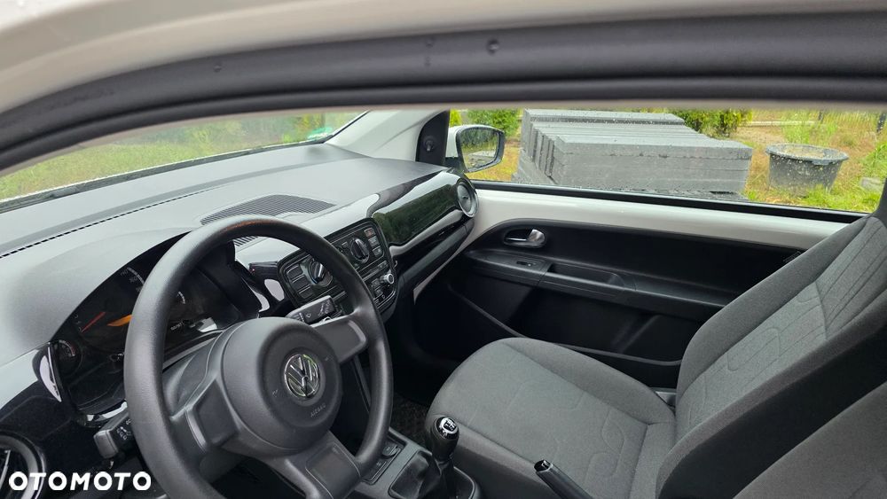 Volkswagen up! - 8