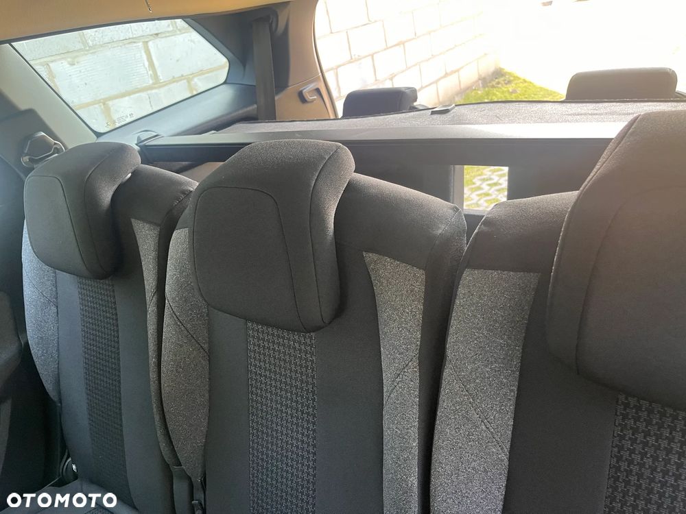 Peugeot 5008 1.2 PureTech Active S&S EAT8 - 11