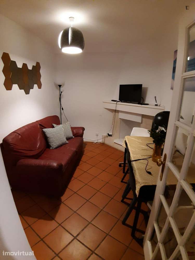 Quarto - localizado em Paranhos Porto - Grande imagem: 2/10