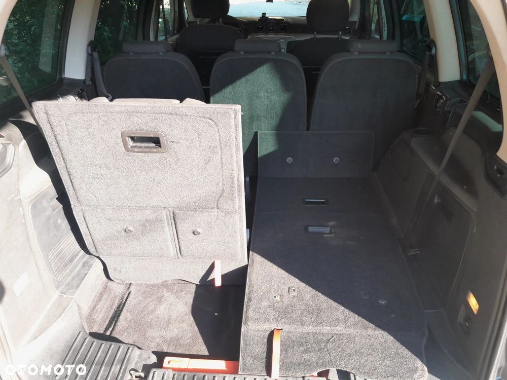 Ford Galaxy - 10