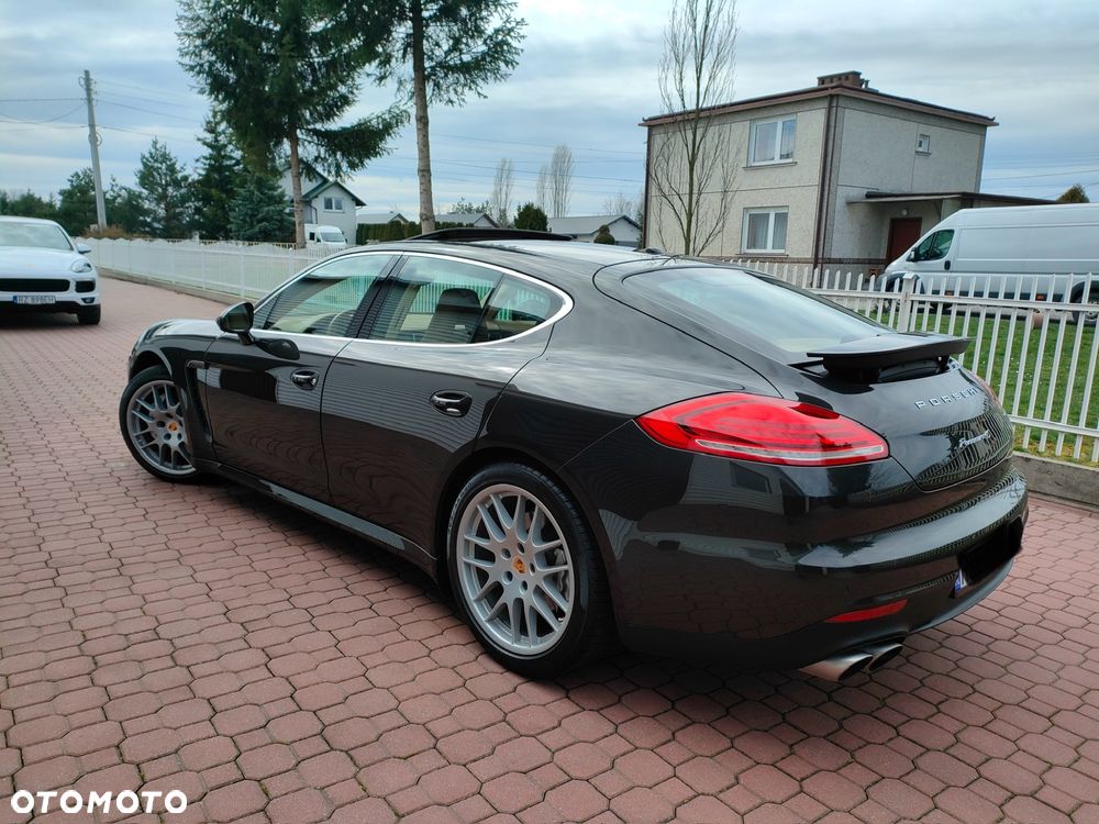 Porsche Panamera 4S - 4