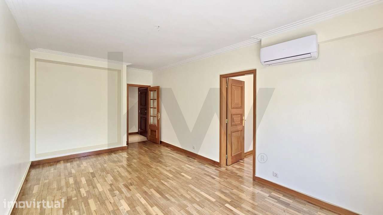 T2 Remodelado no Bairro do Alboi | Vistas de Parque e Garagem Fechada - Grande imagem: 4/43