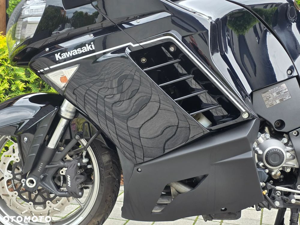 Kawasaki GTR - 24