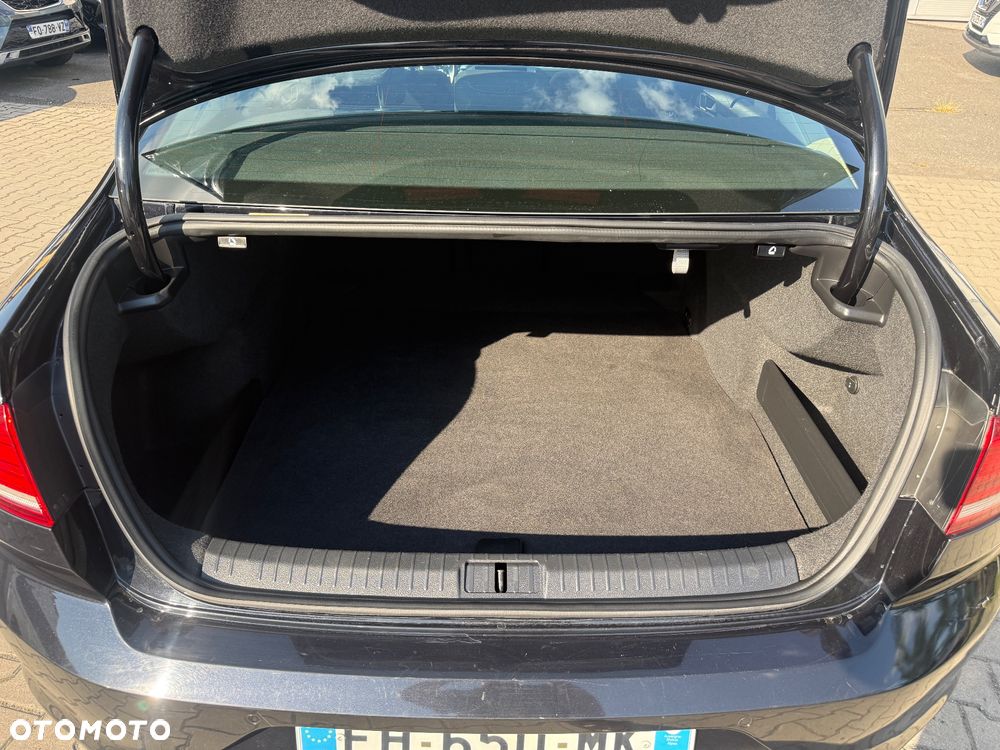 Volkswagen Passat 1.6 TDI SCR DSG Comfortline - 11