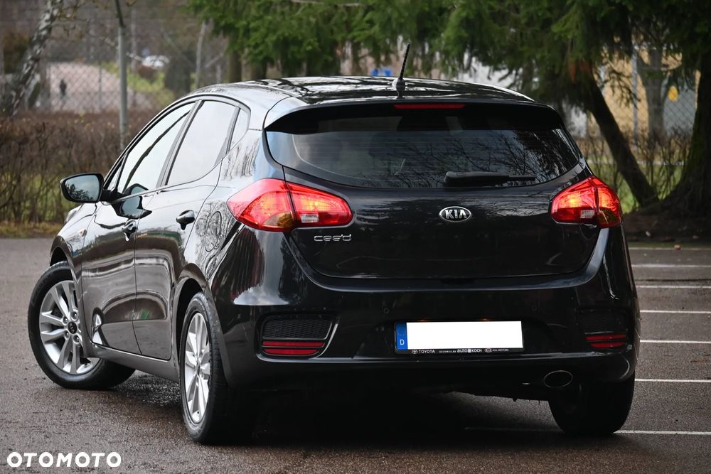 Kia Ceed 1.4 CVVT Dream-Team Edition - 12